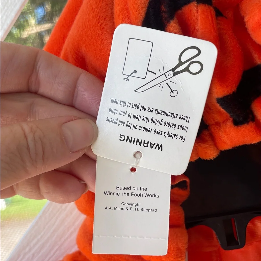 ‘Disney World Baby’ Vintage Plush Tigger Costume 6–12 Months (#1) - Picture 11 of 12